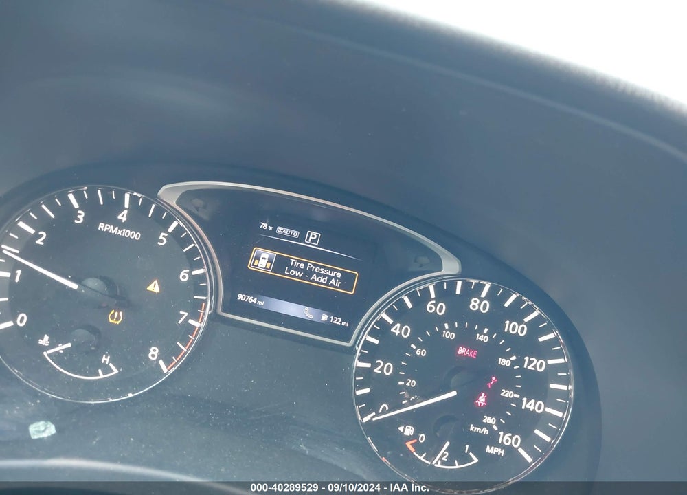 2017 NISSAN PATHFINDER SL VIN: 5N1DR2MM8HC637577