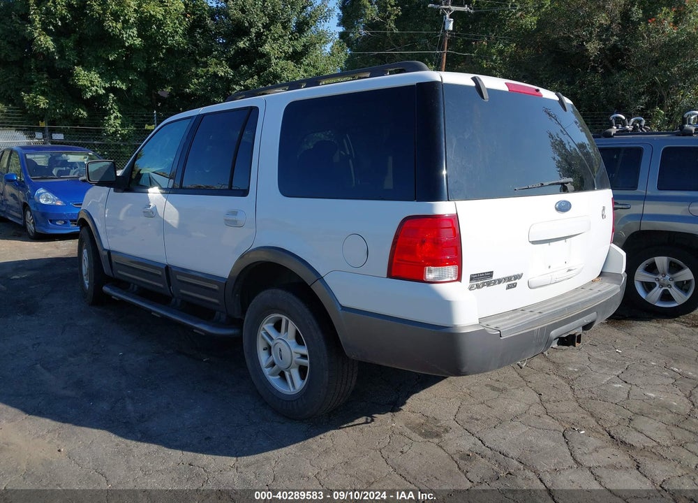 2005 FORD EXPEDITION XLT VIN: 1FMPU15565LA09266