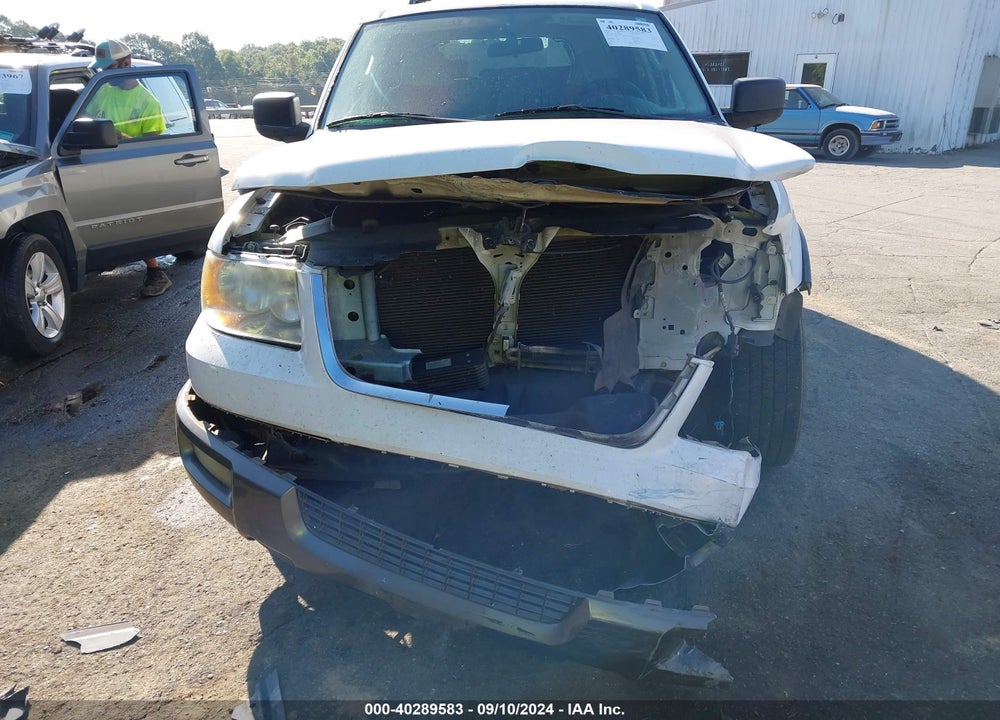 2005 FORD EXPEDITION XLT VIN: 1FMPU15565LA09266