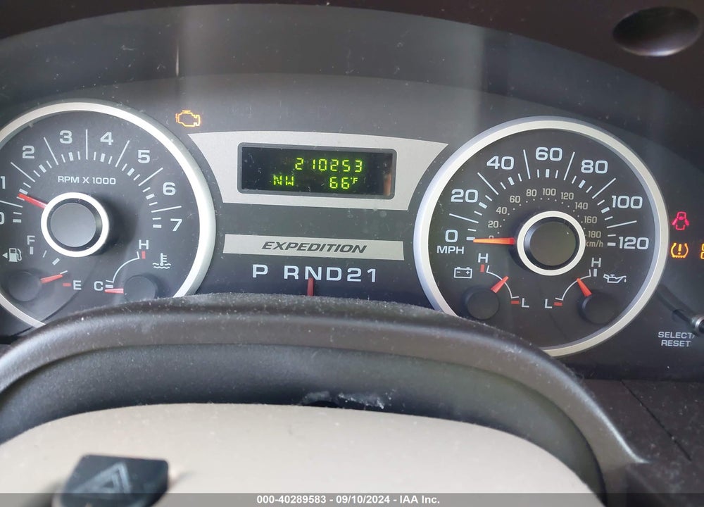 2005 FORD EXPEDITION XLT VIN: 1FMPU15565LA09266