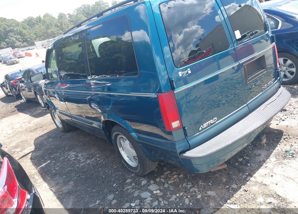 2000 CHEVROLET ASTRO VIN: 1GNDM19W2YB145440
