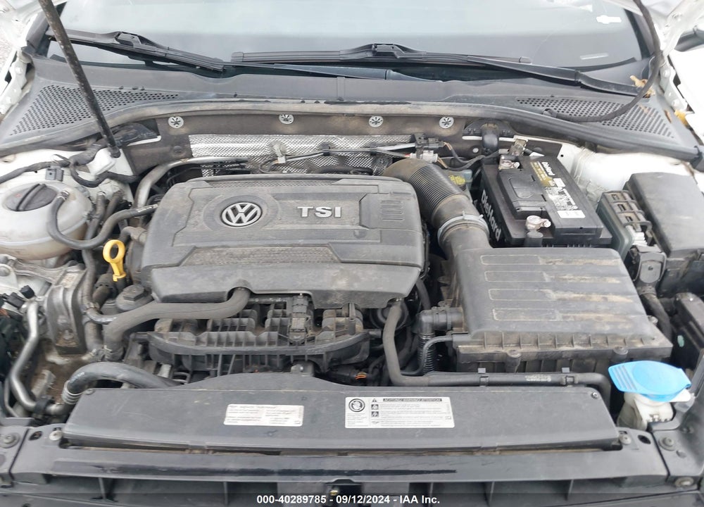 2015 VOLKSWAGEN GOLF GTI 2.0T SE W/PERFORMANCE PACKAGE 4-DOOR VIN: 3VW547AUXFM078924