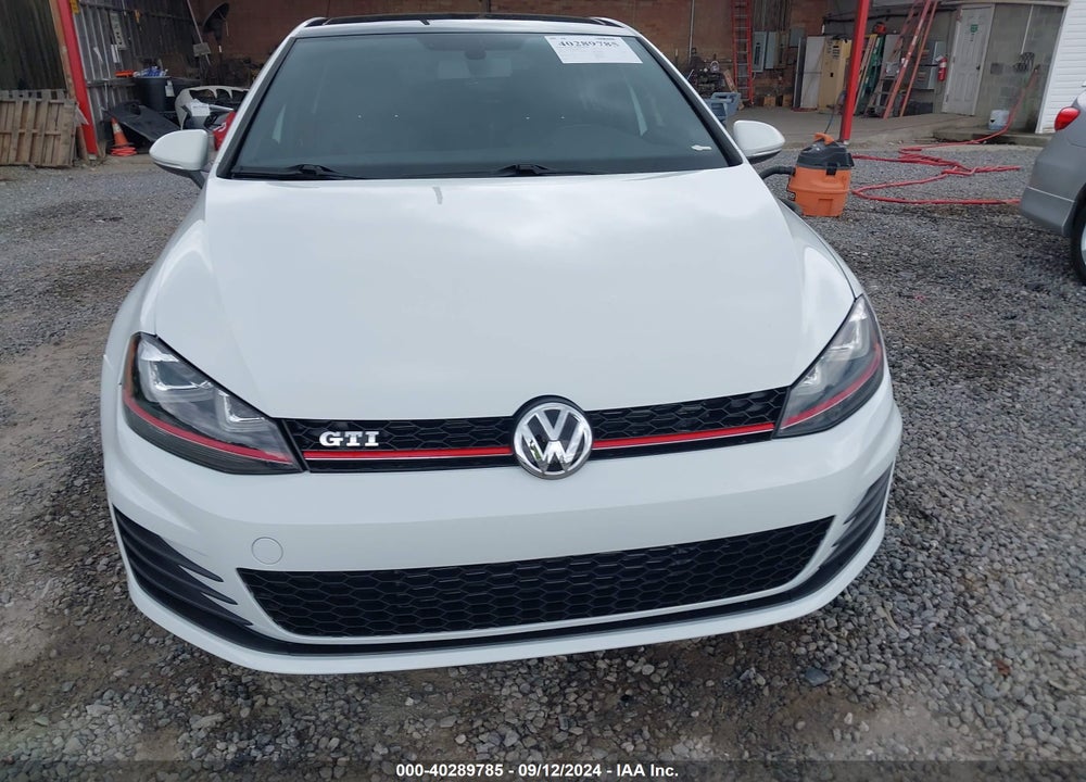 2015 VOLKSWAGEN GOLF GTI 2.0T SE W/PERFORMANCE PACKAGE 4-DOOR VIN: 3VW547AUXFM078924