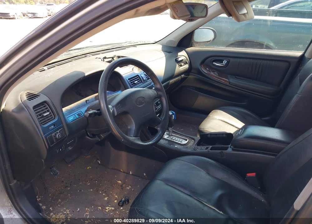 2000 INFINITI I30 LUXURY/TOURING VIN: JNKCA31A9YT121623
