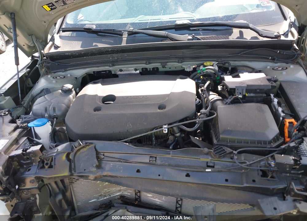 2024 VOLVO XC40 B5 ULTIMATE BRIGHT THEME VIN: YV4L12UF1R2296200