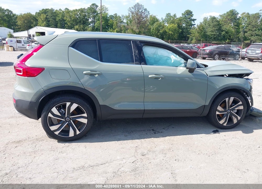 2024 VOLVO XC40 B5 ULTIMATE BRIGHT THEME VIN: YV4L12UF1R2296200