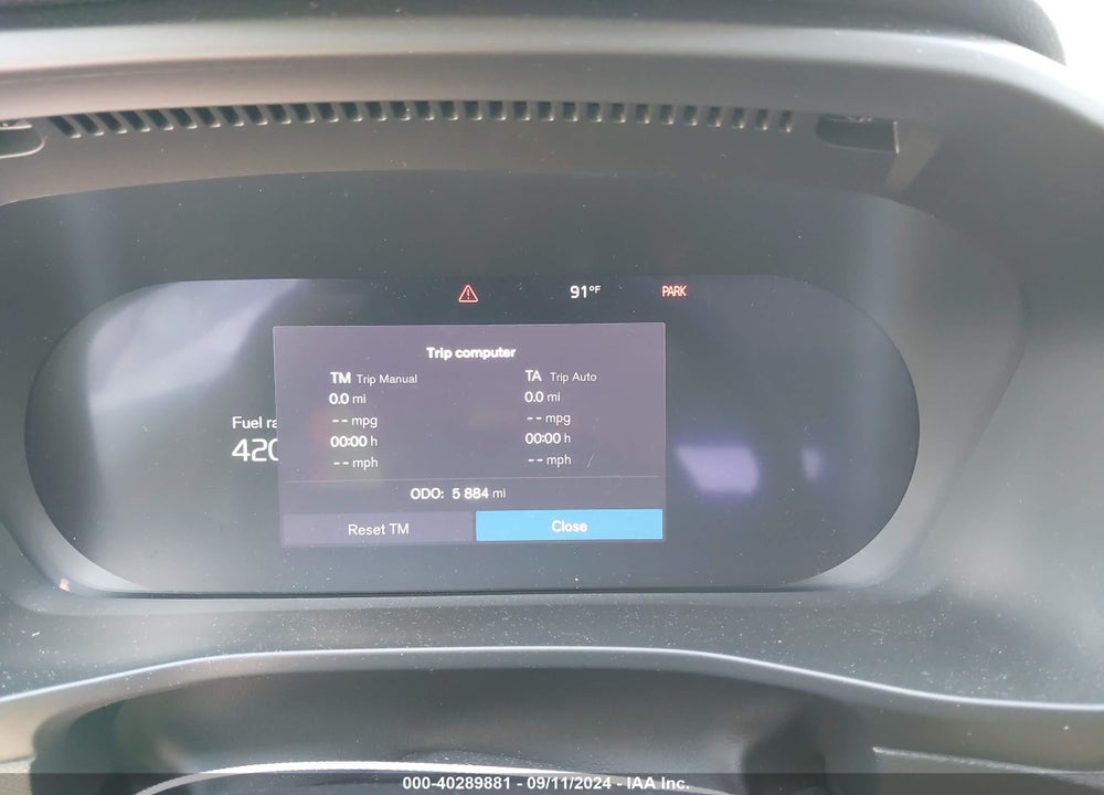 2024 VOLVO XC40 B5 ULTIMATE BRIGHT THEME VIN: YV4L12UF1R2296200