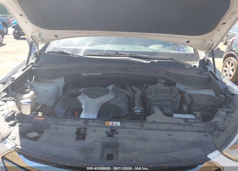 2013 HYUNDAI SANTA FE VIN: 5XYZU3LA0DG077887