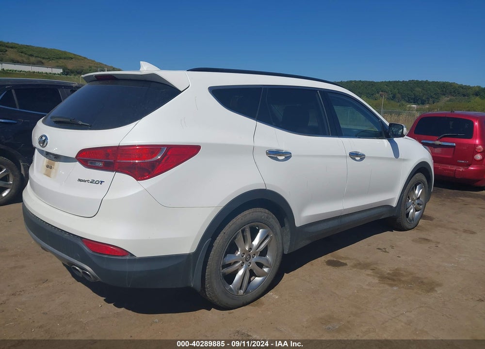 2013 HYUNDAI SANTA FE VIN: 5XYZU3LA0DG077887