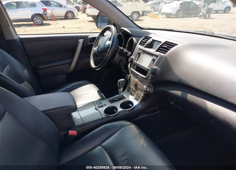2013 TOYOTA HIGHLANDER SE V6 VIN: 5TDBK3EH0DS261263