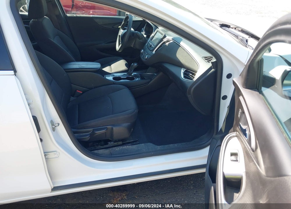 2018 CHEVROLET MALIBU LT VIN: 1G1ZD5ST3JF211412