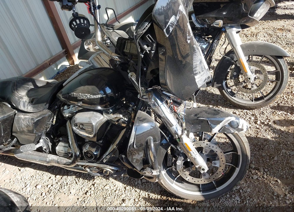 2019 HARLEY-DAVIDSON FLHX VIN: 1HD1KBC11KB651870