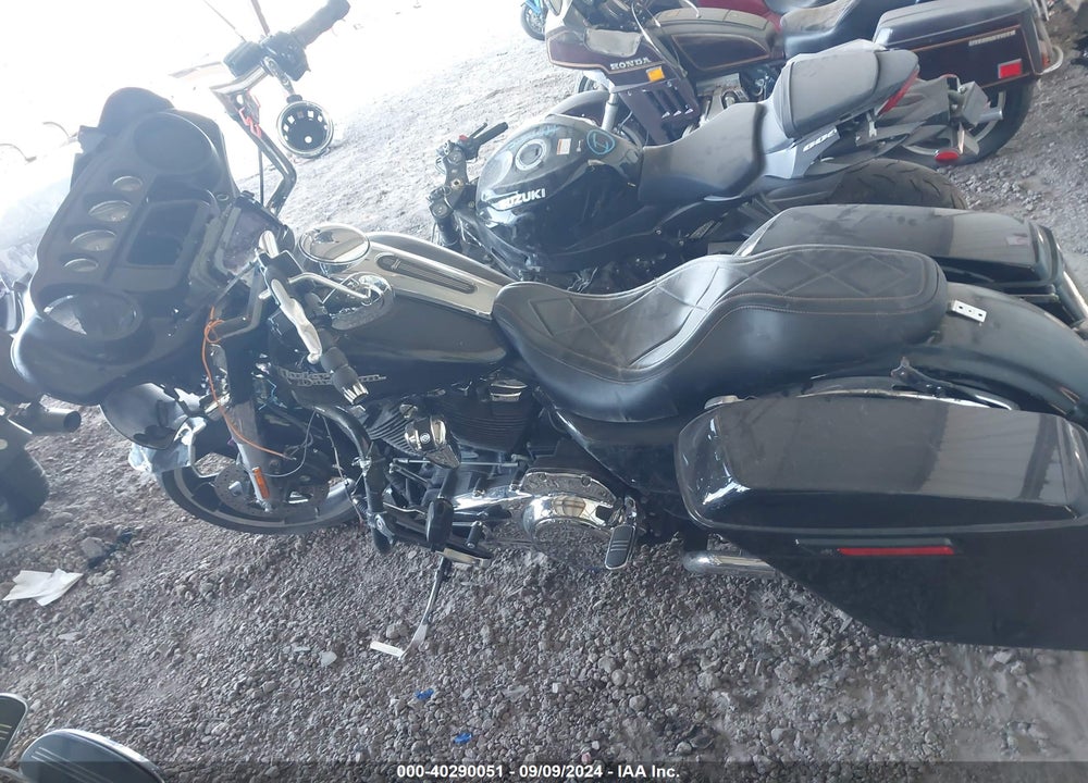 2019 HARLEY-DAVIDSON FLHX VIN: 1HD1KBC11KB651870