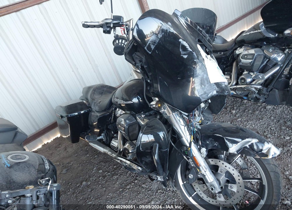 2019 HARLEY-DAVIDSON FLHX VIN: 1HD1KBC11KB651870