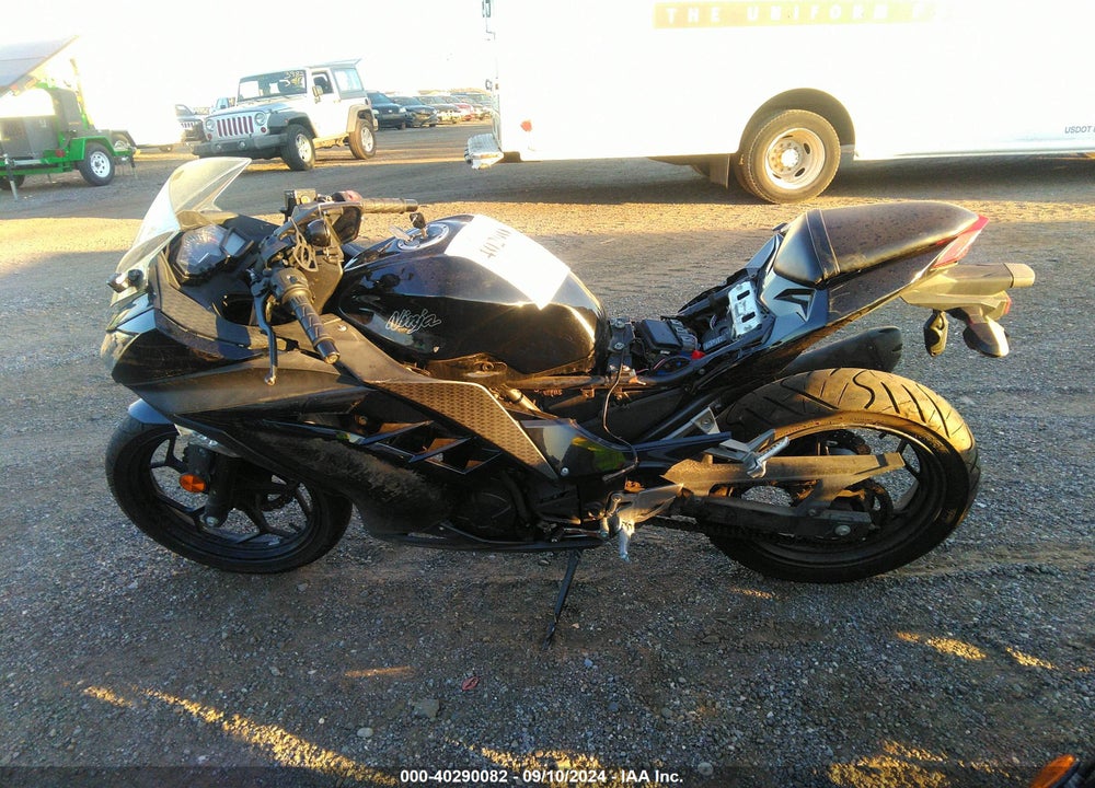 2014 KAWASAKI EX300 B VIN: JKAEX8B19EDA08875