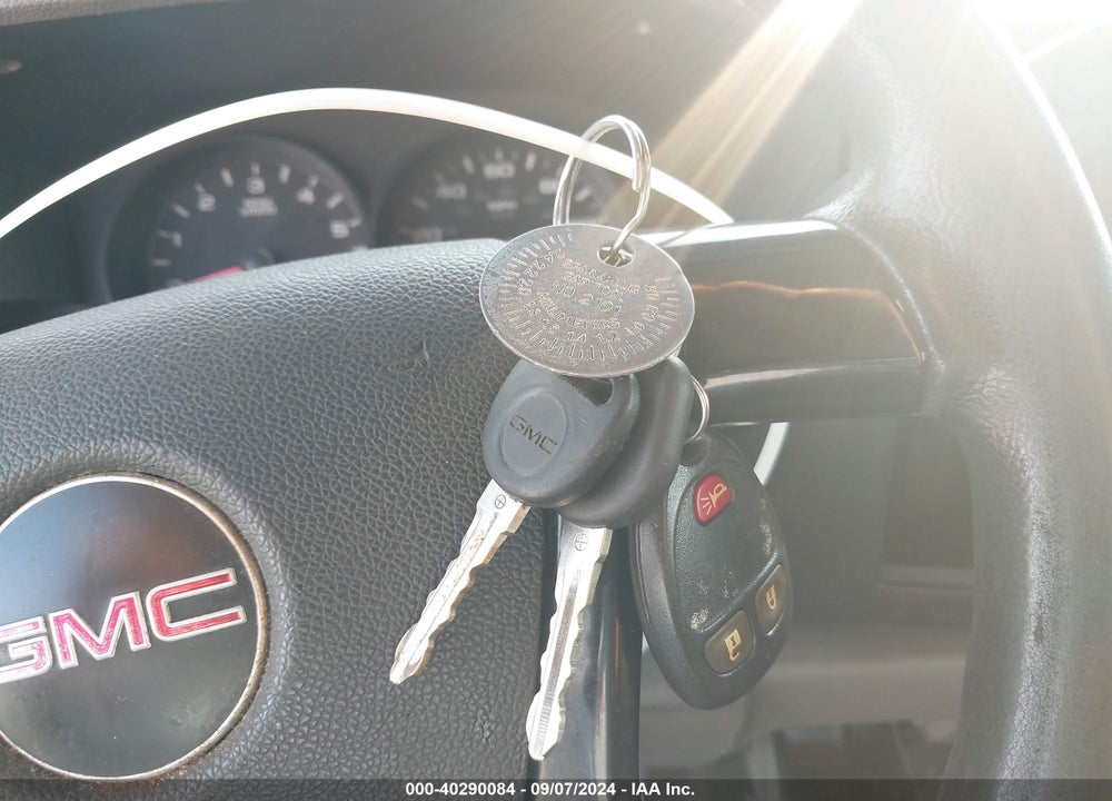 2011 GMC SIERRA 1500 SL VIN: 1GTR1UEA9BZ418567