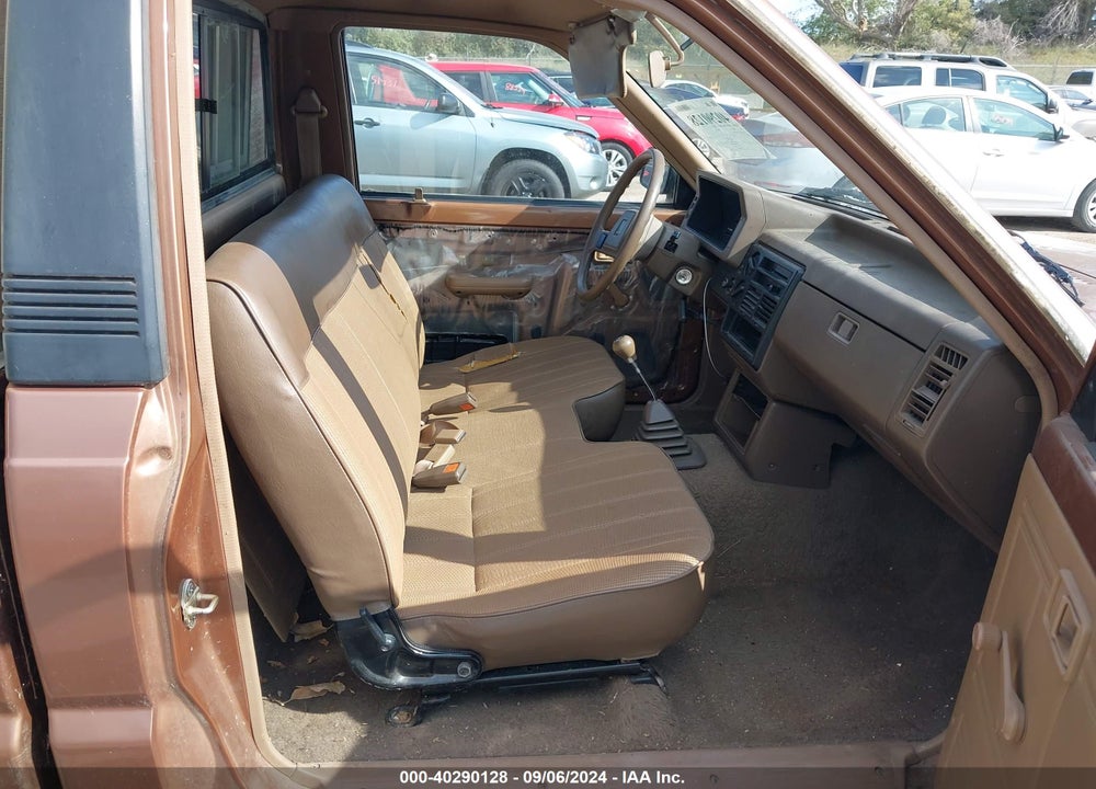 1987 MAZDA B2000 VIN: JM2UF1110H0599034