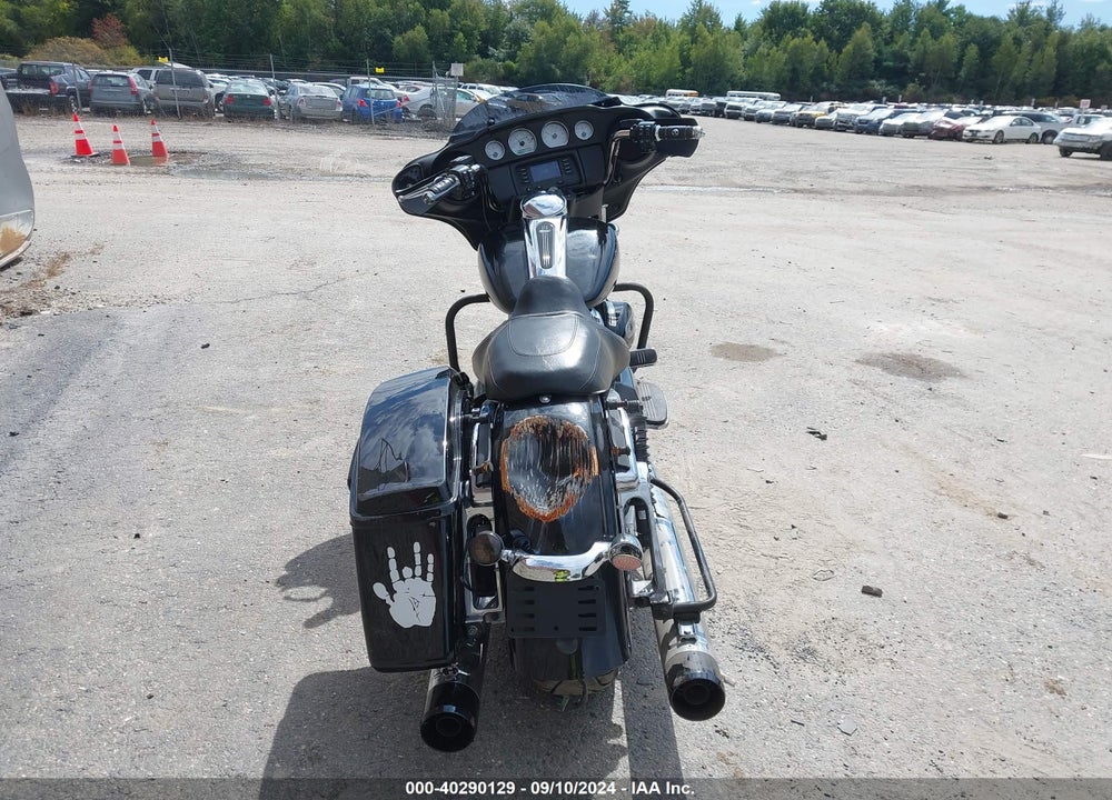 2018 HARLEY-DAVIDSON FLHX STREET GLIDE VIN: 1HD1KBC18JB665330