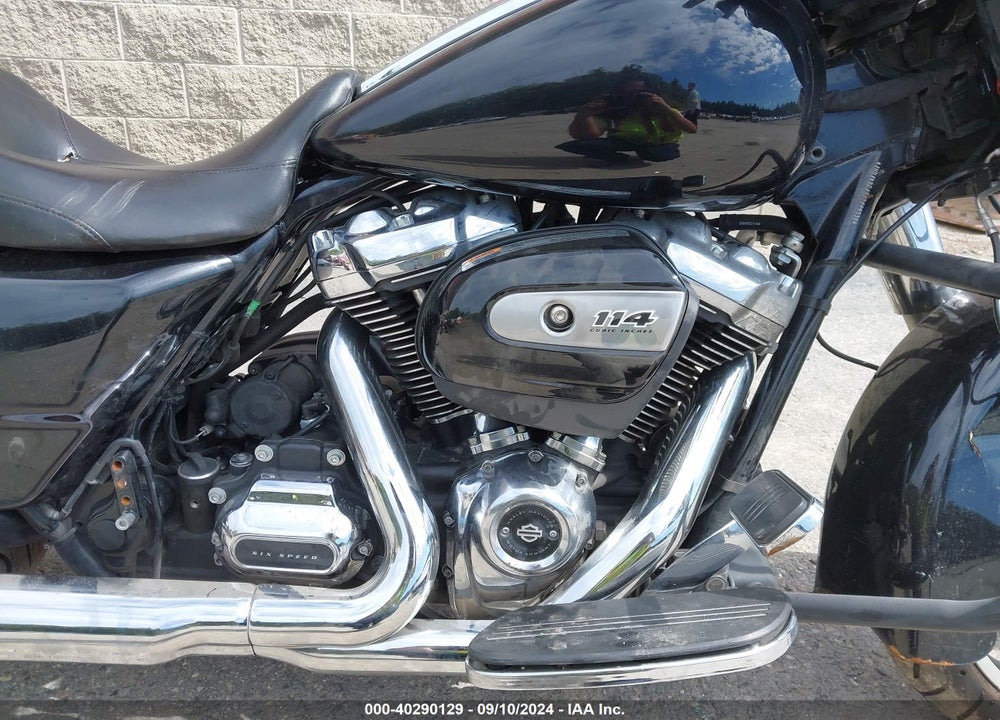 2018 HARLEY-DAVIDSON FLHX STREET GLIDE VIN: 1HD1KBC18JB665330