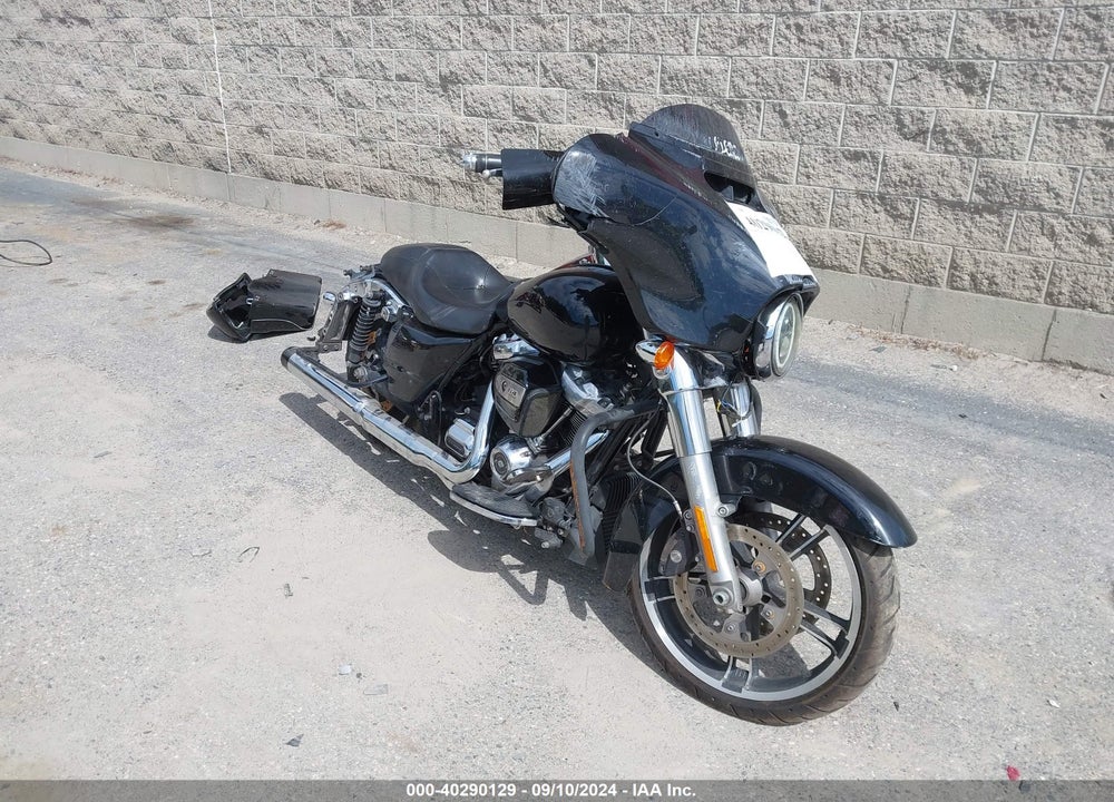 2018 HARLEY-DAVIDSON FLHX STREET GLIDE VIN: 1HD1KBC18JB665330