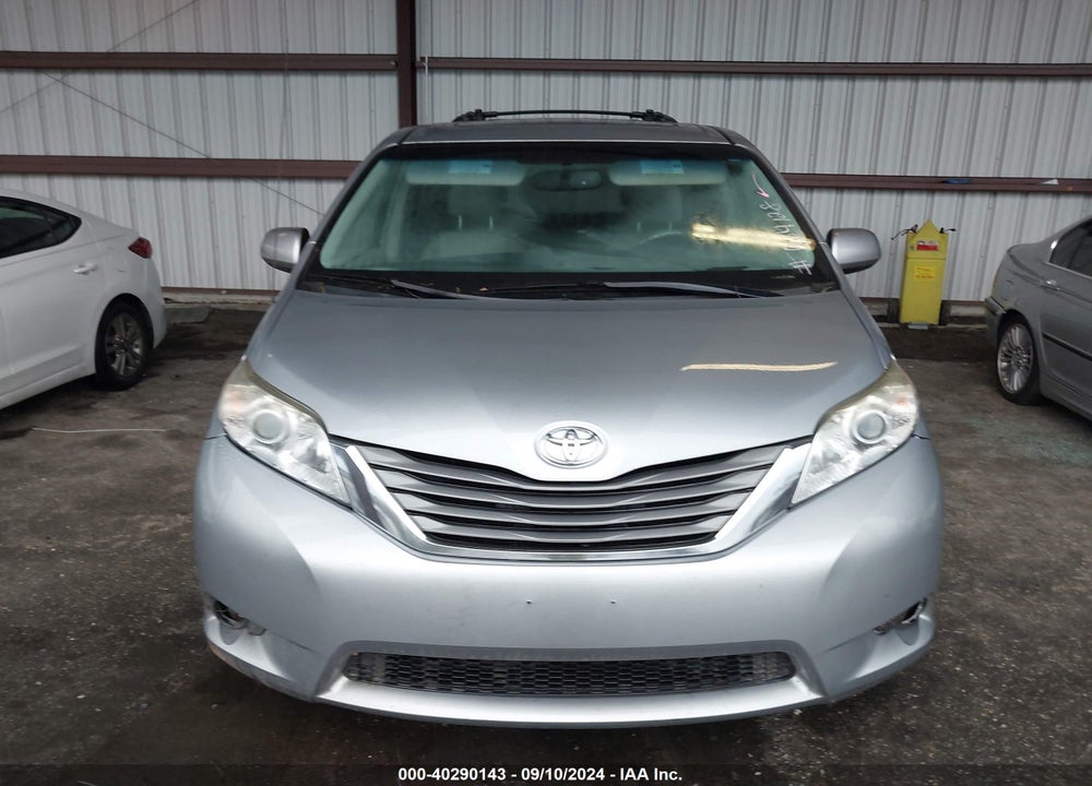2014 TOYOTA SIENNA XLE V6 8 PASSENGER VIN: 5TDYK3DC4ES454128