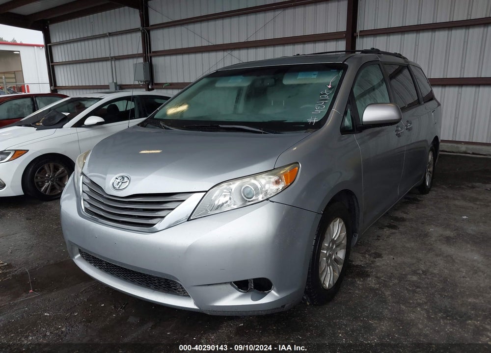 2014 TOYOTA SIENNA XLE V6 8 PASSENGER VIN: 5TDYK3DC4ES454128