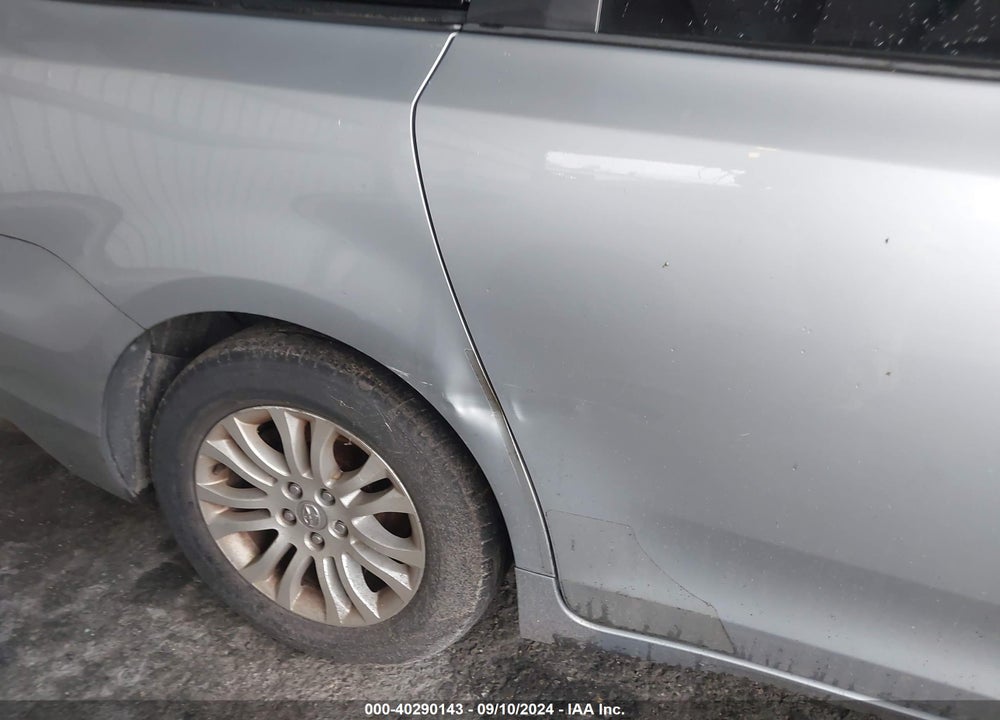 2014 TOYOTA SIENNA XLE V6 8 PASSENGER VIN: 5TDYK3DC4ES454128