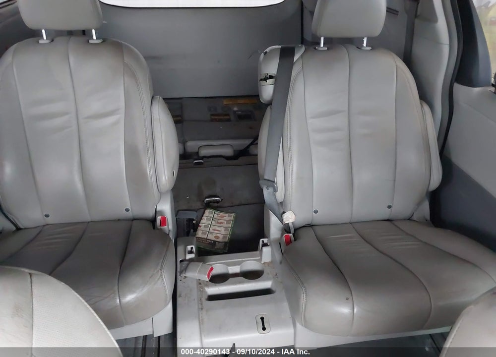 2014 TOYOTA SIENNA XLE V6 8 PASSENGER VIN: 5TDYK3DC4ES454128