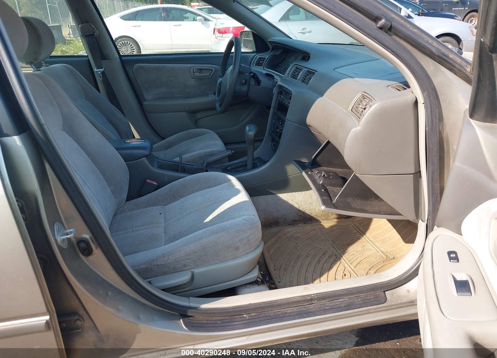 1998 TOYOTA CAMRY LE VIN: JT2BG22K7W0166726