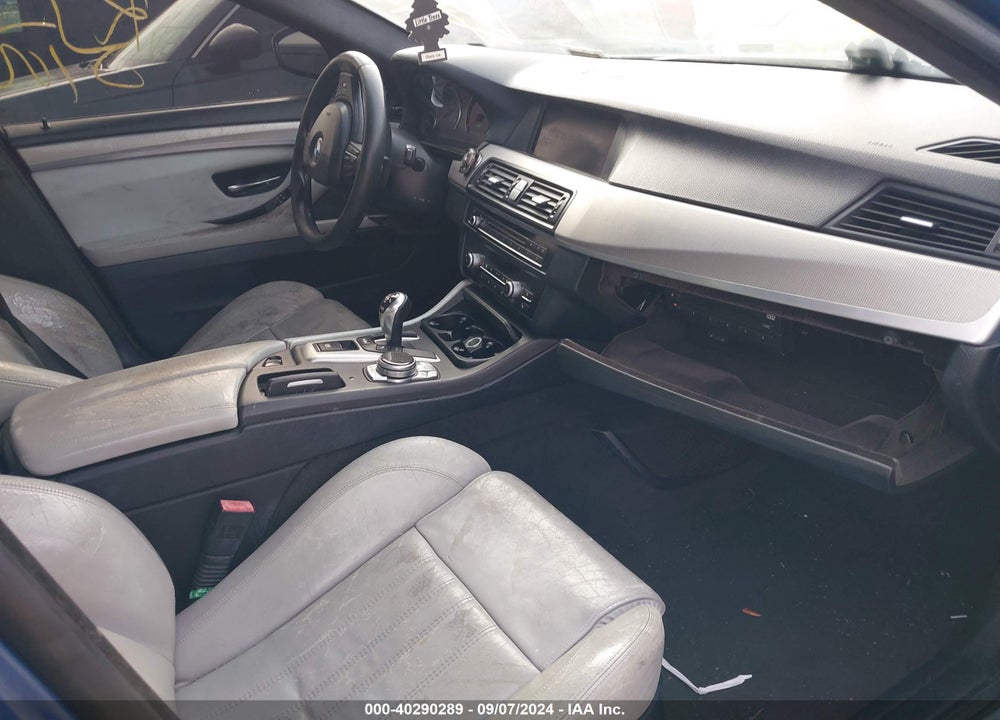 2013 BMW M5 VIN: WBSFV9C59DC773618