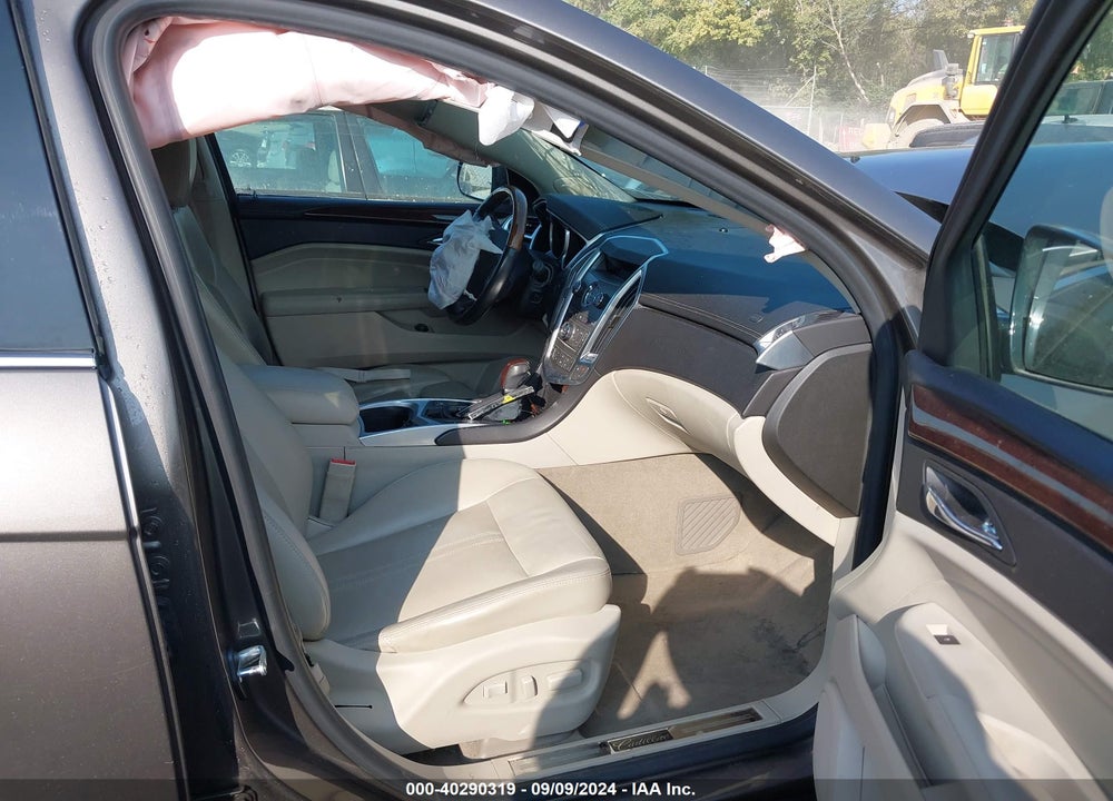 2011 CADILLAC SRX LUXURY COLLECTION VIN: 3GYFNAEY8BS576036
