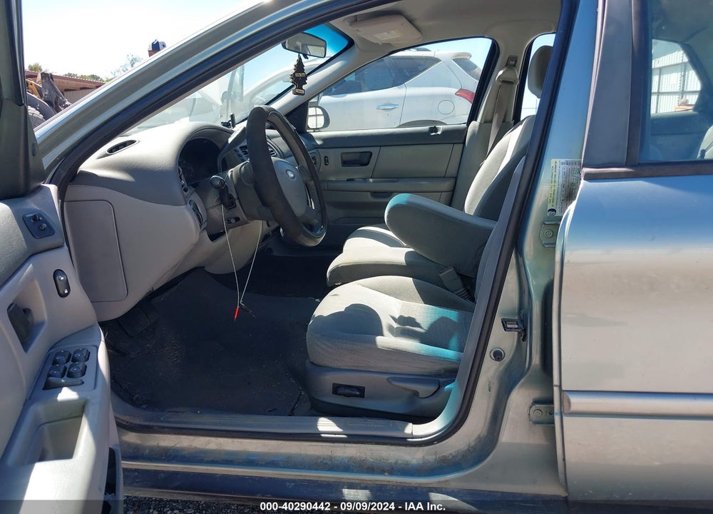 2005 FORD TAURUS SE VIN: 1FAHP53285A266320
