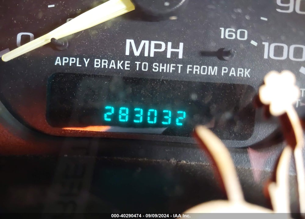 1999 GMC SIERRA 1500 SLE VIN: 2GTEK19T8X1528189