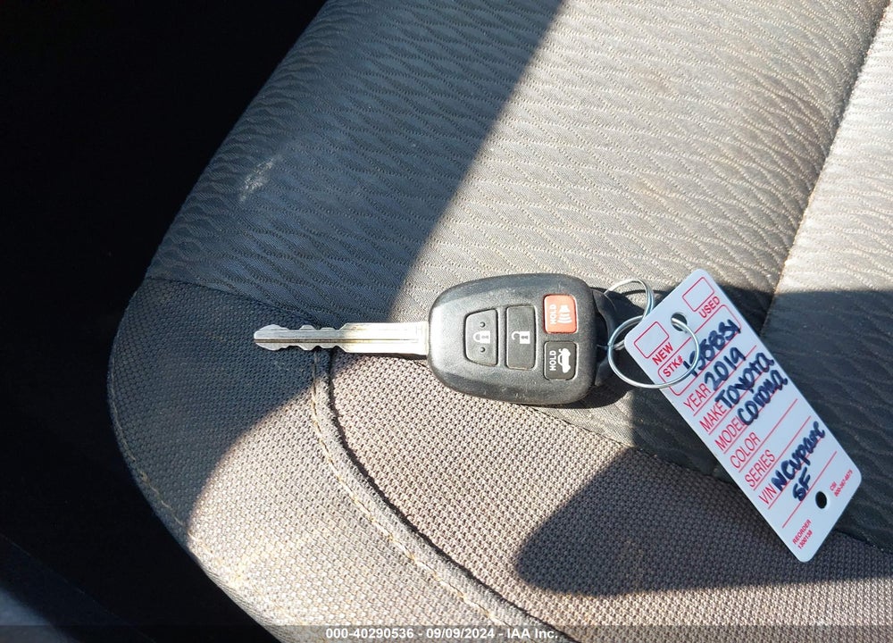 2019 TOYOTA COROLLA LE VIN: 2T1BURHE6KC245282