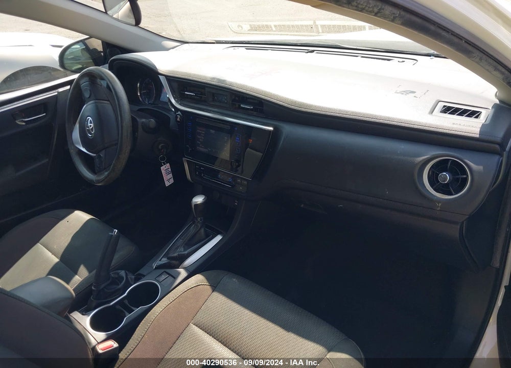 2019 TOYOTA COROLLA LE VIN: 2T1BURHE6KC245282