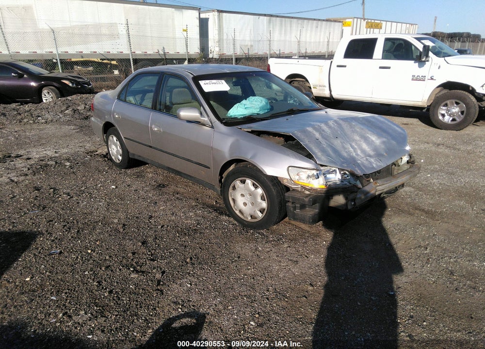 1998 HONDA ACCORD LX VIN: 1HGCG5646WA158055