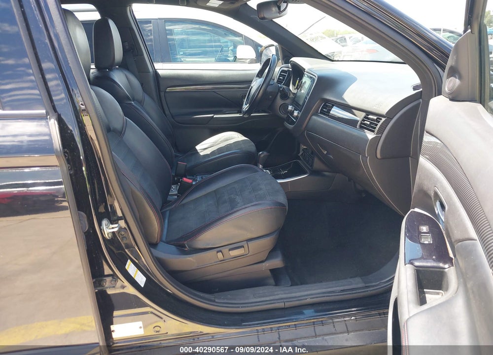 2020 MITSUBISHI OUTLANDER VIN: JA4AD3A33LZ029084