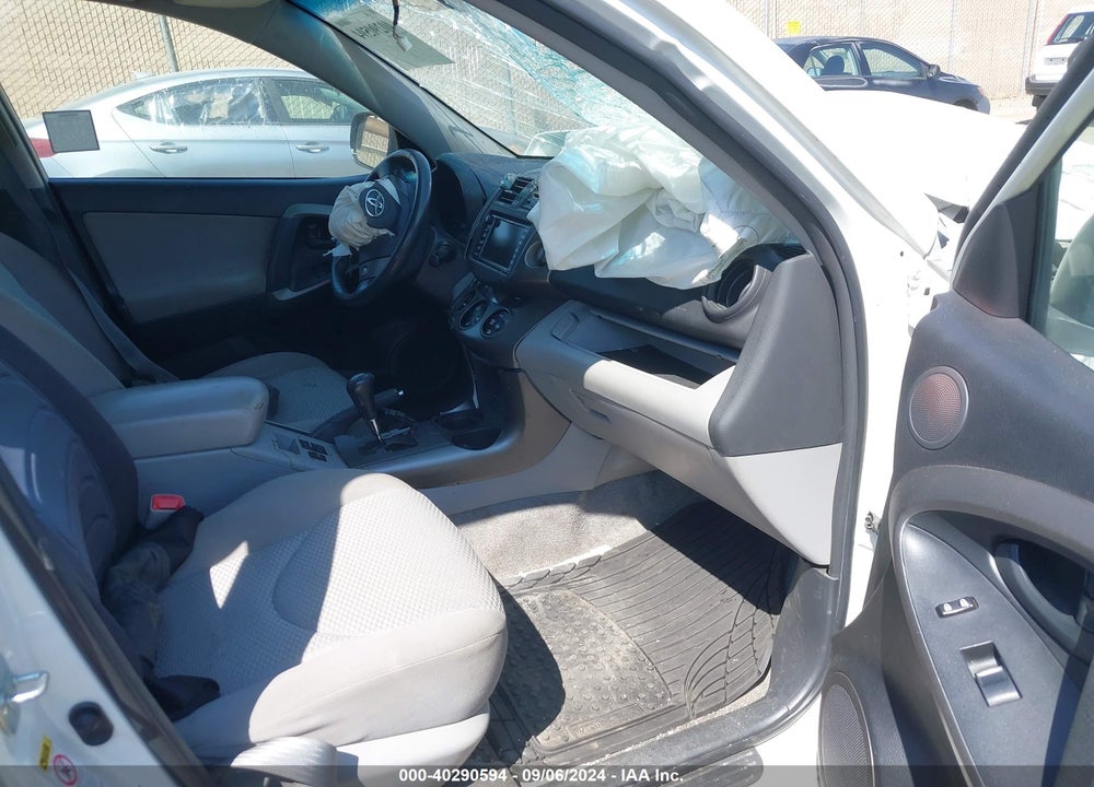 2011 TOYOTA RAV4 LIMITED V6 VIN: JTMEK4DV8B5105890