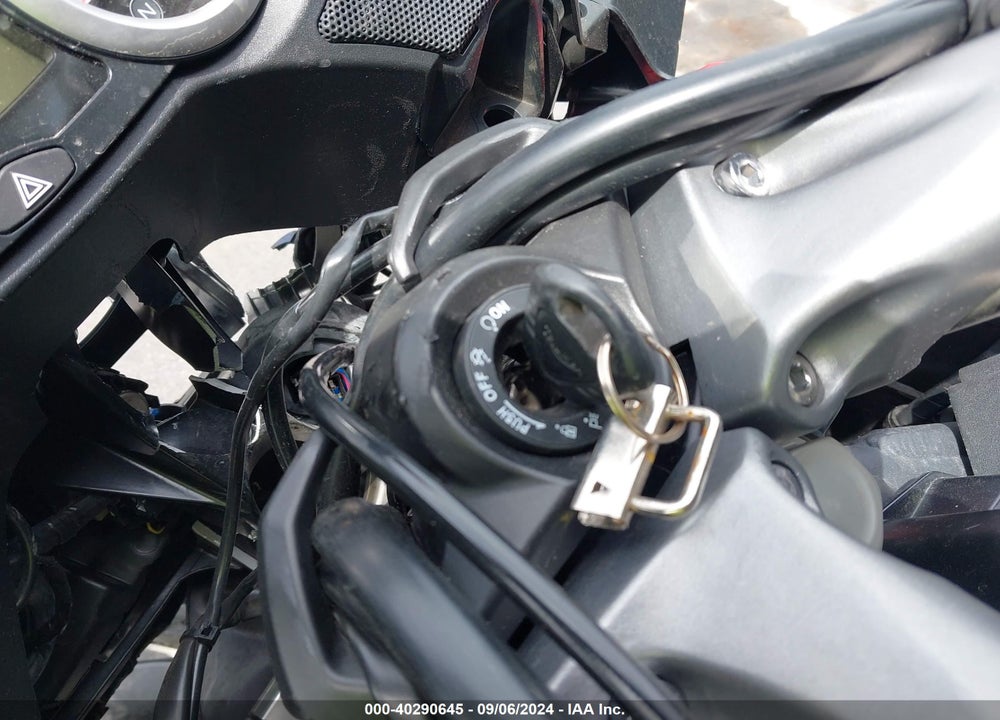 2014 TRIUMPH MOTORCYCLE TROPHY SE VIN: SMTH02XK1EJ625760