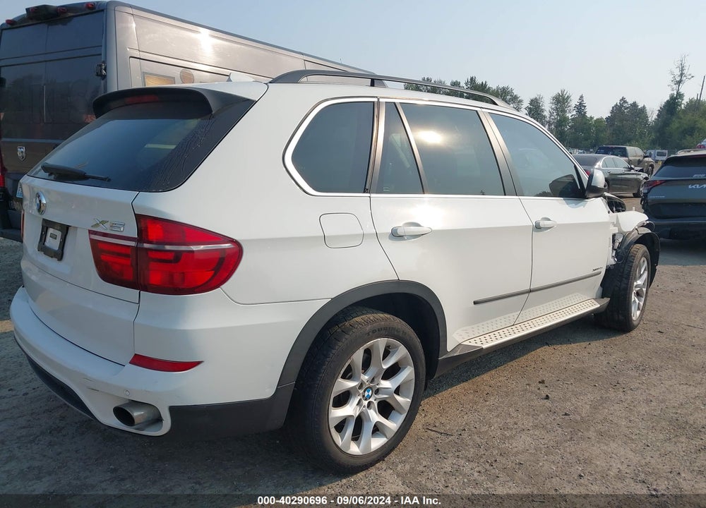 2013 BMW X5 XDRIVE35I/XDRIVE35I PREMIUM/XDRIVE35I SPORT ACTIVITY VIN: 5UXZV4C57D0E02497