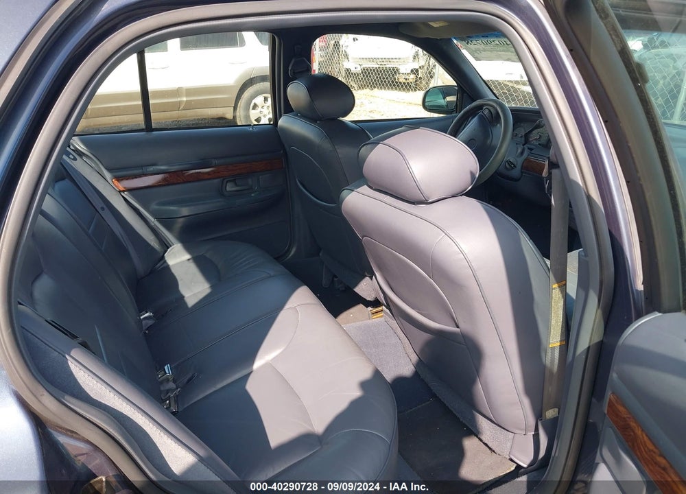 1998 MERCURY GRAND MARQUIS VIN: 2MEFM75W8WX622066