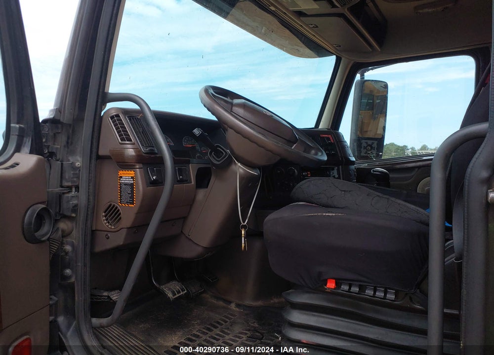 2014 VOLVO VN VNL VIN: 4V4NC9EGXEN151899