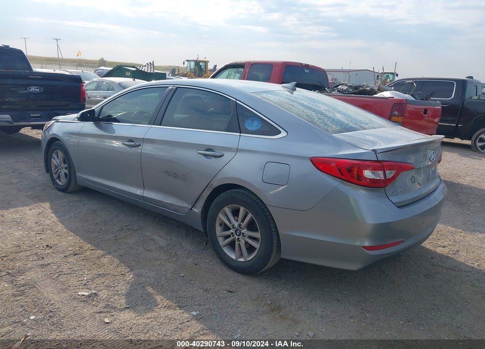 2015 HYUNDAI SONATA SE VIN: 5NPE24AF8FH013942