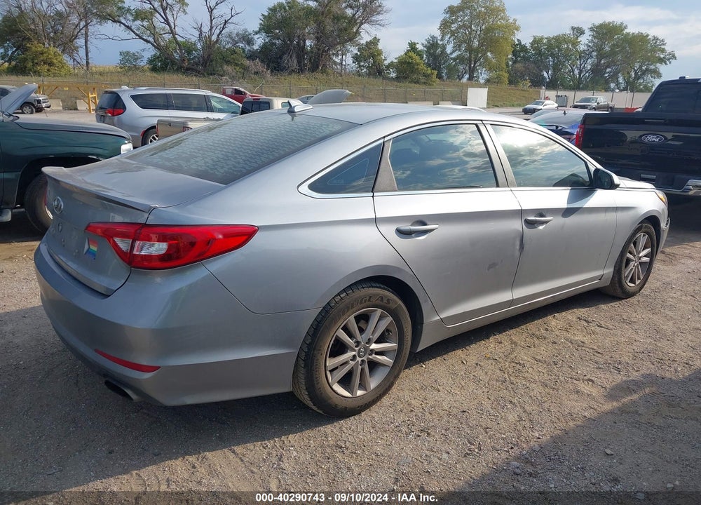 2015 HYUNDAI SONATA SE VIN: 5NPE24AF8FH013942