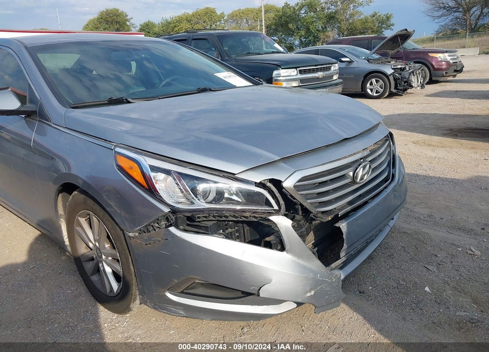 2015 HYUNDAI SONATA SE VIN: 5NPE24AF8FH013942