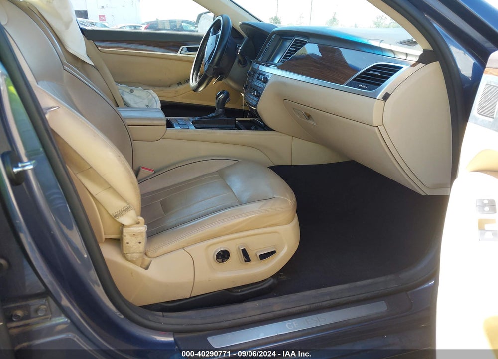 2016 HYUNDAI GENESIS 3.8 VIN: KMHGN4JE8GU116868