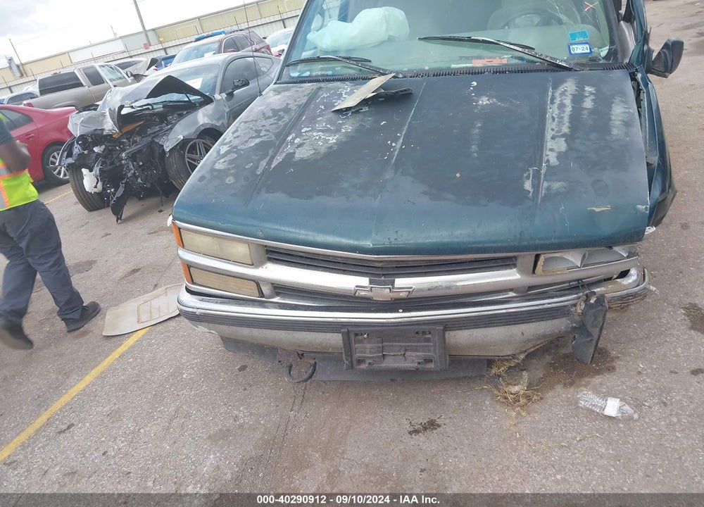 1997 CHEVROLET TAHOE LS VIN: 1GNEK13R2VJ433716