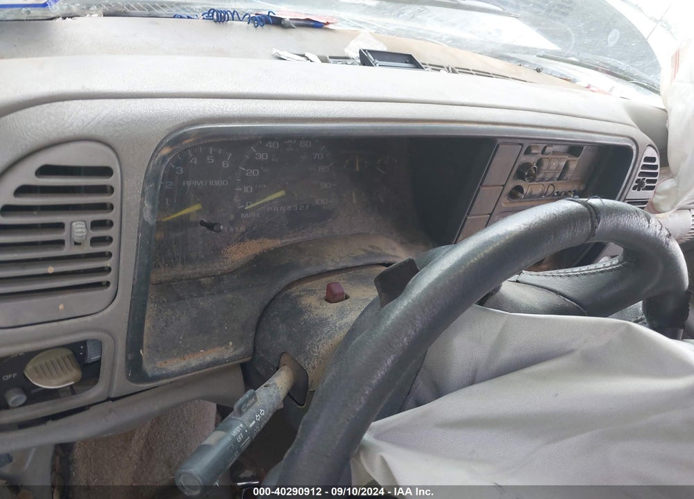 1997 CHEVROLET TAHOE LS VIN: 1GNEK13R2VJ433716