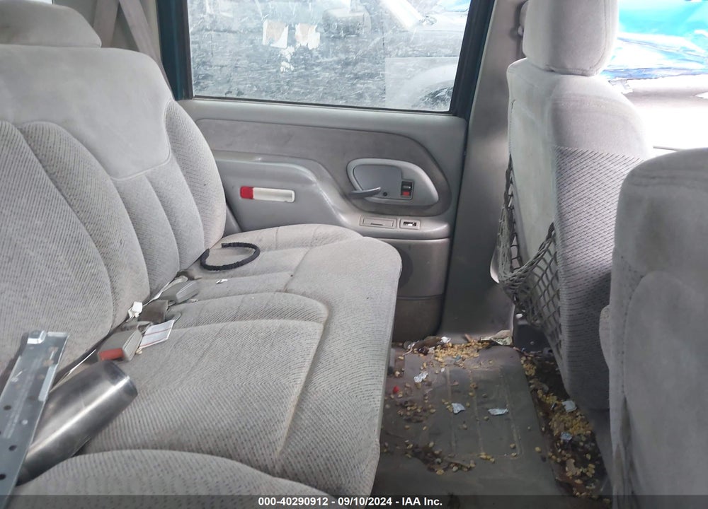 1997 CHEVROLET TAHOE LS VIN: 1GNEK13R2VJ433716