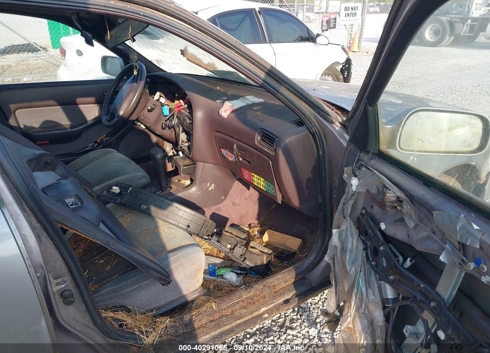 1993 TOYOTA CAMRY LE VIN: 4T1SK12E8PU315001